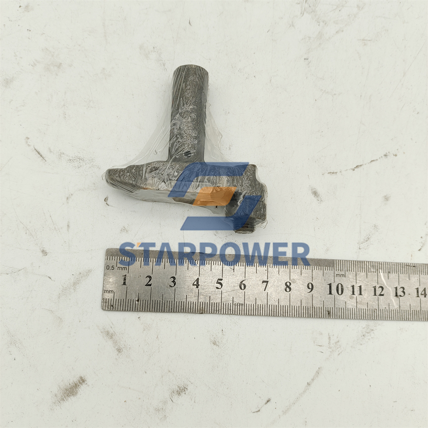 6150-42-5600 カバー、ロッカーアームハウジング コマツ純正部品