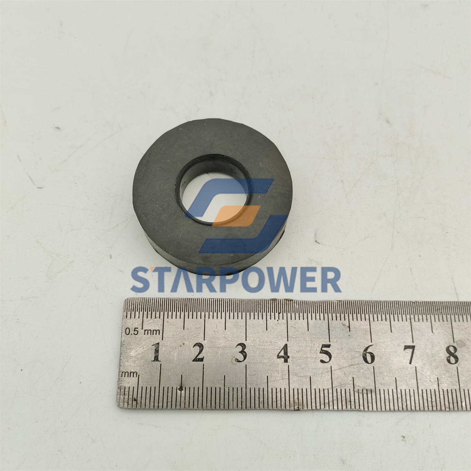 415-64-13130 クッション コマツ純正部品