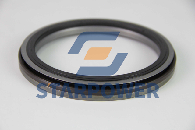 6245-21-3121 コマツカバー、ロッカーアームハウジング